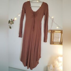Sozy Sarah Long Sleeve Maxi Dress in Amber Brown. Womens Small